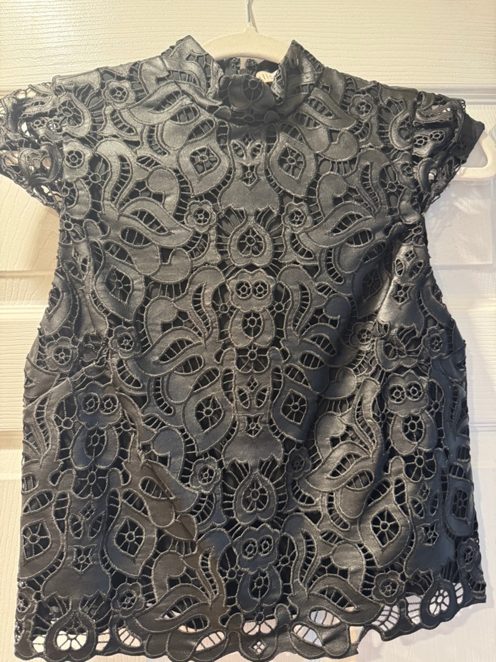 Alice + Olivia Black Lace High-Neck Cap-Sleeve Top